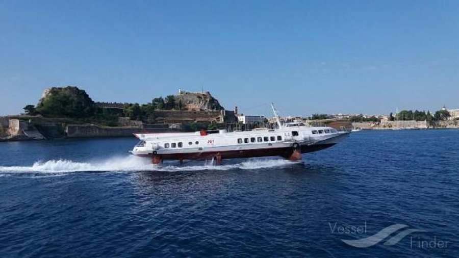 Μηχανική βλάβη στο ILIDA DOLPHIN &amp; επιστροφή στο λιμάνι Κέρκυρας