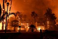 Ολονύχτια «μάχη» με τις φλόγες στον Σχίνο – Εκκένωση οικισμών μέχρι τα Μέγαρα - Στάχτη πάνω από 20.000 στρέμματα