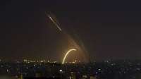 Στο πλευρό του Ισραήλ ο Μπάιντεν με φόντο το σφυροκόπημα της Γάζας