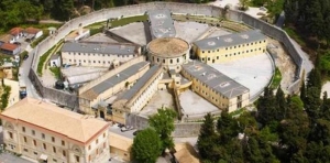 Κρατούμενοι στην Κέρκυρα κάνουν μήνυση για τον κορονοϊό