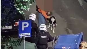 «Ασπίδα» μπήκε ο σκύλος για να σώσει τον συνοδό του από αστυνομικούς - ΒΙΝΤΕΟ