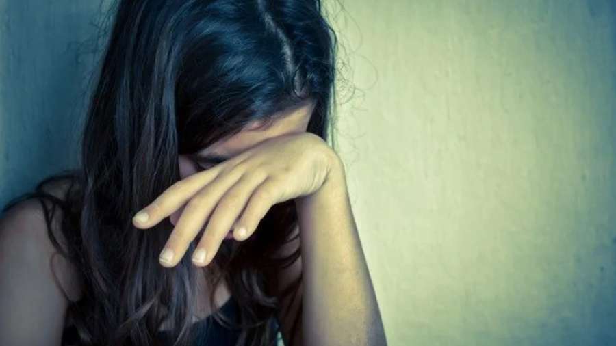 Πώς οι δάσκαλοι της 13χρονης μαθήτριας αποκάλυψαν τη φρίκη - Γέννησε το παιδί του βιαστή της!