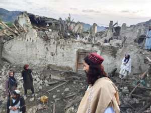 Ανείπωτη τραγωδία στο Αφγανιστάν: Τουλάχιστον 950 νεκροί, 610 τραυματίες από τα 6,1 Ρίχτερ (Photos – Video)