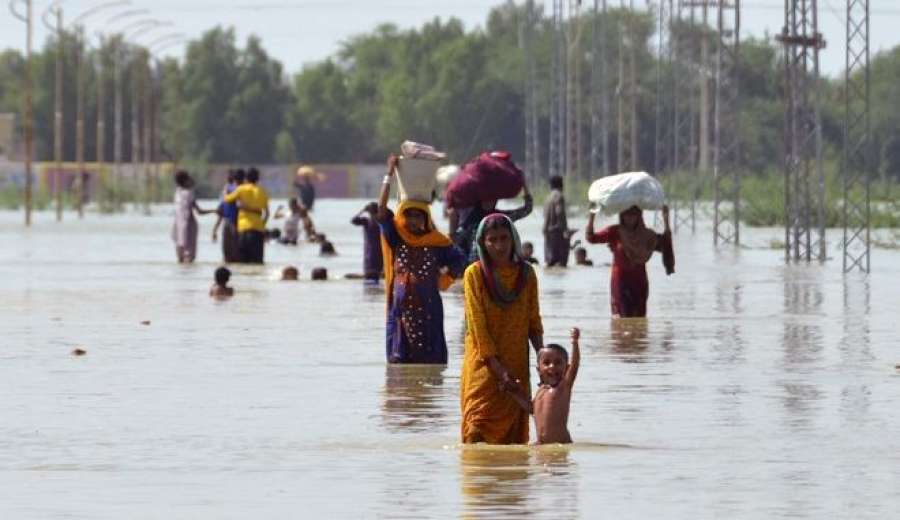 Σχεδόν 1.000 νεκροί και 33 εκατ. εκτοπισμένοι από τις πλημμύρες στο Πακιστάν