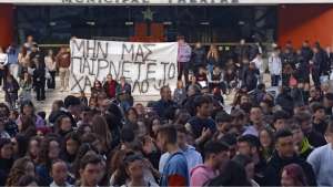 Συγκλονιστικό μήνυμα μαθητών - εκπαιδευτικών - γονιών της Κέρκυρας: «Μη μας παίρνετε το Χαμόγελο» - ΒΙΝΤΕΟ