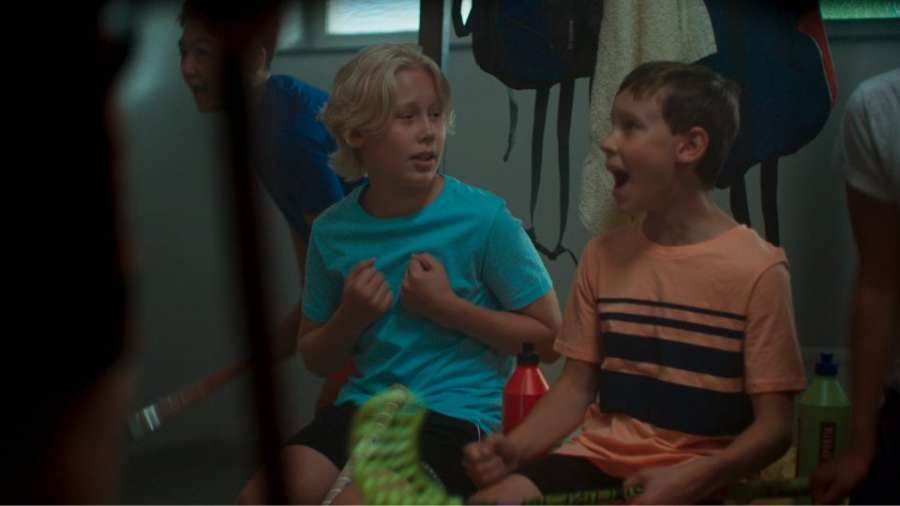 «Αγόρια στο ντους»: Η πολυβραβευμένη ταινία που έδειξε η δασκάλα δημοτικού και κατηγορείται για «ερωτικές σκηνές»