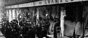 Όταν οι γυναίκες είχαν ουρά... Σαν σήμερα το 1912 οι Αγγλίδες Σουφραζέτες τα έκαναν γυαλιά καρφιά στο Λονδίνο διεκδικώντας δικαίωμα ψήφου.