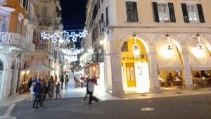 Χριστούγεννα στην Κέρκυρα: Αρχοντιά και χρυσόσκονη - Εκπληκτικές φωτό
