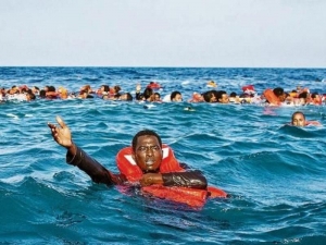 New York Times: Η Ελλάδα εγκαταλείπει πρόσφυγες στη θάλασσα - Διαψεύδει το υπ. Μετανάστευσης