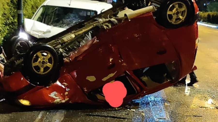 Σφοδρή σύγκρουση αυτοκινήτων στα Γουβιά – 5 τραυματίες στη Σωτηριώτισσα