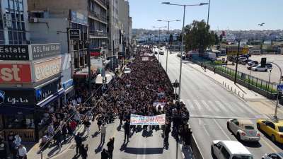 Η Μαθητο-θάλασσα του Πειραιά είναι φουρτουνιασμένη από οργή!  - ΦΩΤΟ - ΒΙΝΤΕΟ