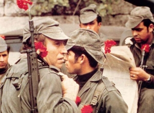 Η Επανάσταση των Γαρυφάλλων 25 Απριλίου 1974
