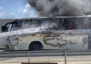 Πήρε φωτιά, λεωφορείο του ΚΤΕΛ Κέρκυρας στην Ιόνια Οδό (vid)