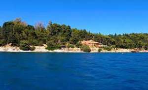 Το υπέροχο νησί με την πλούσια ιστορία που αποτελεί τον φυσικό παράδεισο των Κερκυραίων