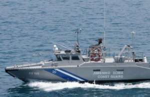 Ακυβέρνητο εντόπισαν κλεμμένο σκάφος με 17 μετανάστες νοτιοδυτικά των Οθωνών