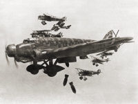 Σαν σήμερα 21 - 11 - 1940 Ιταλικό αεροπλάνο amolliari βόμβες στ΄ Αργυραδίτικα