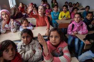 62 μαθητές - ριες πρόσφυγες  θα πεταχτούν έξω από την εκπαιδευση στη μέση της χρονιάς