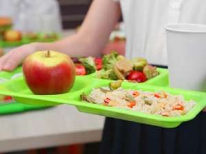 Αιφνιδιαστικά διακόπτεται από 1η Μαρτίου η διανομή των σχολικών γευμάτων