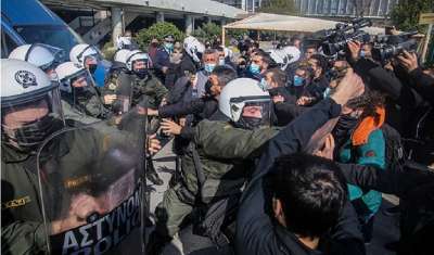 Τα δημοκρατικά δικαιώματα στο απόσπασμα