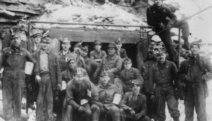 Όταν οι Έλληνες δούλευαν χωρίς χαρτιά σαν «λαθρομετανάστες» στις ΗΠΑ και έχαναν τη ζωή τους – Η έκρηξη στα ορυχεία της Γιούτα