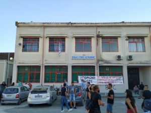 Παράσταση διαμαρτυρίας κατοίκων του Αγίου Νικολάου στο Δημοτικό Συμβούλιο - Οι δεσμεύσεις του Δημάρχου