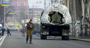 Εισβολή στην Ουκρανία: Αδειάζει το Κίεβο από αμάχους – Έρχονται τα ρωσικά στρατεύματα