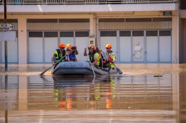 Η τηλε- «εκπαίδευση» όχι μόνο δεν θα λύσει κανένα πρόβλημα στα σχολεία της Θεσσαλίας, αλλά θα δημιουργήσει περισσότερα!