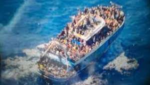 ΕΕ: Ξεχειλίζει και πάλι η υποκρισία - Το Λιμενικό παραδέχεται τώρα ότι έριξε σχοινί στο πλοίο με τους μετανάστες