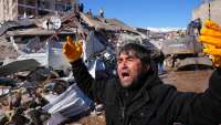 Απόγνωση για εκατοντάδες χιλιάδες άστεγους σε Τουρκία - Συρία – Πλησιάζουν τους 20.000 οι νεκροί (photos/videos)