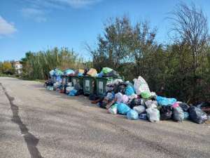 Πάρτι ιδιωτών για τη μεταφορά των σκουπιδιών του Δήμου Νότιας Κέρκυρας
