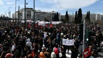 Συνεχίζουμε αποφασιστικά στο δρόμο του αγώνα! - Όλοι στην 24ωρη απεργία την Τετάρτη 8 Μάρτη και στα συλλαλητήρια σε όλη τη χώρα! - Ενάντια στην κυβερνητική πολιτική των ιδιωτικοποιήσεων!