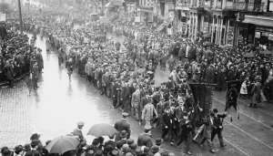 Η «Διεθνής» του Σπύρου Μαυρόπουλου πριν από 101 χρόνια, το 1921 στον εορτασμό της Εργατικής Πρωτομαγιάς στην Κέρκυρα (video)