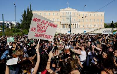 Επιταχύνεται η κυβερνητική φθορά Εντείνεται η λαϊκή δυσαρέσκεια και οργή