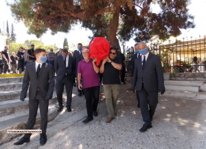 Η κηδεία του αγωνιστή Μάκη Σέρβου - Ο αποχαιρετισμός στο γελαστό παιδί από τον Σπαρτύλα της Κέρκυρας