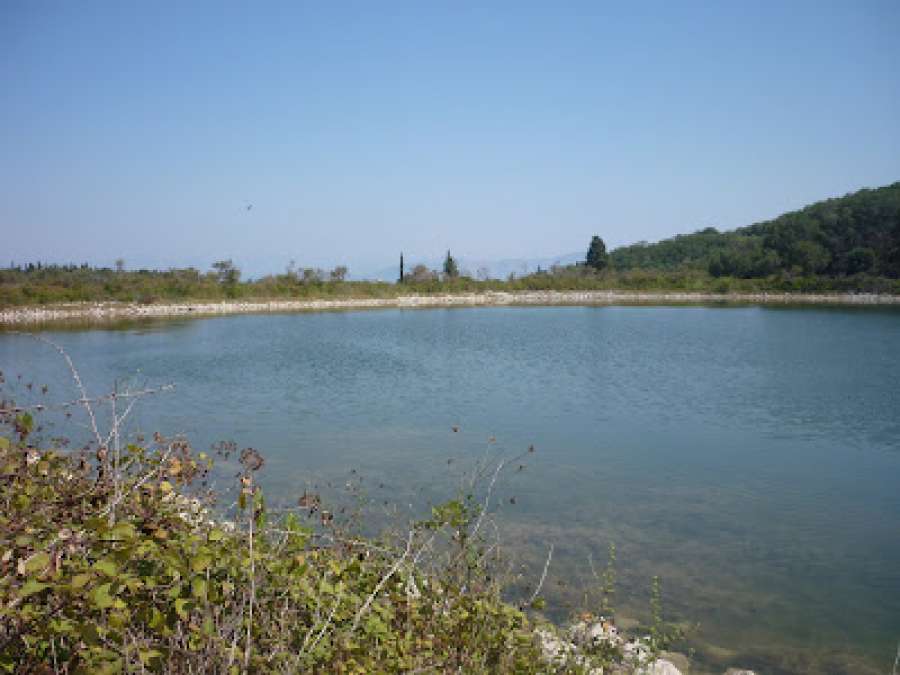 Λιμνοδεξαμενή Μοσχόπουλου στη Νότια Κέρκυρα (Κάβος)
