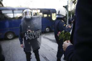 Αντιδημοκρατικές απαγορεύσεις, τυφλές συλλήψεις, αόριστες διώξεις: Η δίκη των «62» της 6ης Δεκεμβρίου
