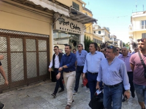 Στην Κέρκυρα βρίσκεται σήμερα ο Πρόεδρος του ΣΥΡΙΖΑ, Αλέξης Τσίπρας - Η συνάντηση με τους ξεναγούς που διαμαρτύρονται