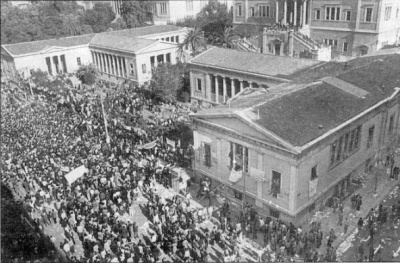 Αφιέρωμα : Το χρονικό της εξέγερσης - Λεπτό προς λεπτό η εισβολή στο Πολυτεχνείο - ΦΩΤΟ – ΒΙΝΤΕΟ